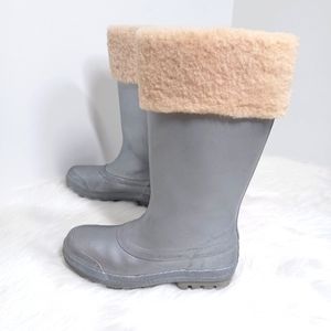 Ugg Australia Rare Snow Boots Silver Women's Size 6